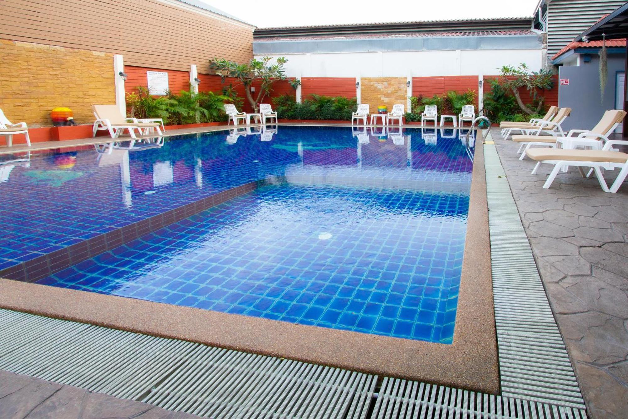 Valhalla Pattaya Hotel Jomtien Beach Esterno foto